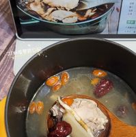 可能是甜點、火鍋、豆腐和文字的圖像