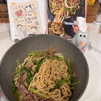 可能是義大利麵、拉麵和文字的圖像