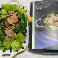 可能是顯示的文字是「醬燒 醬 225m จดหาร SAYIS 材料」的圖像