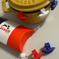 可能是鬆餅機和顯示的文字是「 20a00 staub ා France UB 」的圖像