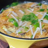 可能是拉麵、粥和文字的圖像
