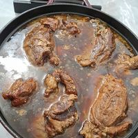 可能是燉小牛膝的圖像