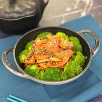 可能是火鍋、豆腐和紫蘇的圖像