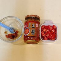 可能是鯷魚和文字的圖像