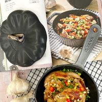 可能是炒飯、燉小牛膝和文字的圖像