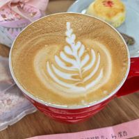 可能是咖啡杯、咖啡和文字的圖像