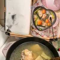 可能是火鍋、拉麵、粥和文字的圖像