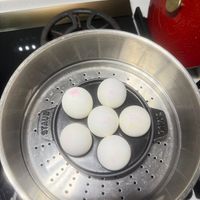 可能是水波蛋和蛋黃的圖像