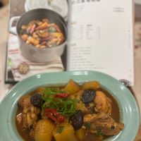 可能是香菇、火鍋和文字的圖像