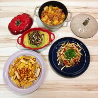 可能是炒麵、豆腐和義大利麵的圖像