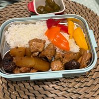 可能是快炒和肉排的圖像