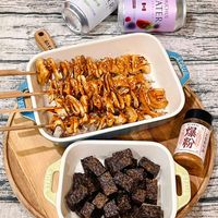 可能是鯷魚、香菇、豆腐、羊肚蕈菇和文字的圖像