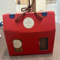 可能是餅乾、脆皮奶酥蛋糕、燕麥餅乾和文字的圖像