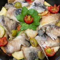 可能是鯷魚、香菇和豆腐的圖像