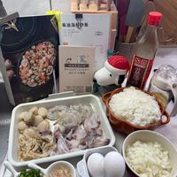可能是拉麵、火鍋、麵、豆腐、粥和文字的圖像