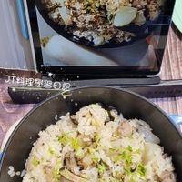可能是印度香料飯和炒飯的圖像