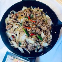 可能是肉排和快炒的圖像