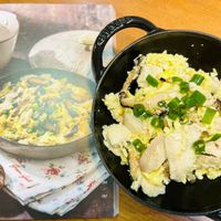 可能是歐姆蛋、炒飯、豆腐和文字的圖像