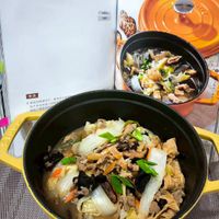 可能是豆腐、火鍋、拉麵和文字的圖像