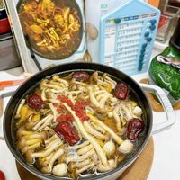 可能是火鍋、豆腐和文字的圖像