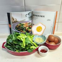可能是蛋黃、水波蛋、豆腐和文字的圖像