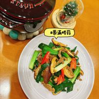 可能是炒麵、豆腐、火鍋和文字的圖像