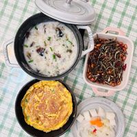 可能是鯷魚、豆腐和粥的圖像