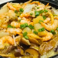 可能是香菇、炒麵、火鍋和麵的圖像