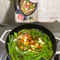 可能是粥、水波蛋、拉麵和文字的圖像