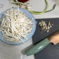 可能是香菇和刀的圖像