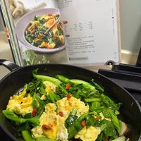 可能是莙薘菜、豆腐和文字的圖像