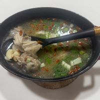 可能是粥、燉小牛膝和拉麵的圖像