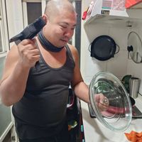 可能是鬆餅機和吹風機的圖像