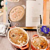 可能是舒芙蕾、牧羊人派、肉餡餅和文字的圖像