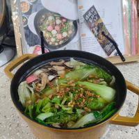 可能是拉麵、火鍋和文字的圖像