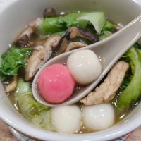 可能是火鍋、香菇、粥、拉麵和豆腐的圖像