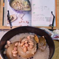 可能是粥、香菇、豆腐和文字的圖像