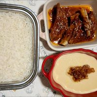 可能是北非小米飯和豆腐的圖像