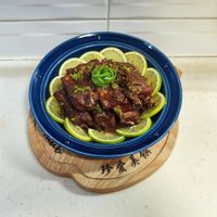 可能是肉排和文字的圖像
