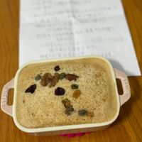 可能是燕麥餅乾和顯示的文字是「 RI STAUB STAUB STAUB 」的圖像