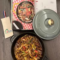 可能是炒麵和文字的圖像
