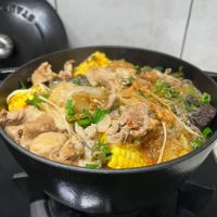 可能是燉小牛膝和拉麵的圖像