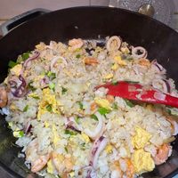 可能是炒飯和西班牙大鍋飯的圖像