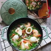 可能是拉麵、豆腐、粥和文字的圖像