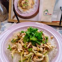 可能是拉麵、粥、麵和文字的圖像
