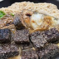 可能是豆腐、麵和拉麵的圖像