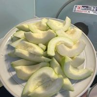 可能是蘋果、梨子、西瓜和文字的圖像