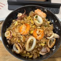 可能是西班牙大鍋飯和炒飯的圖像