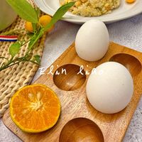 可能是水波蛋、蛋黃、粥和文字的圖像