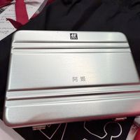 可能是手提箱和文字的圖像